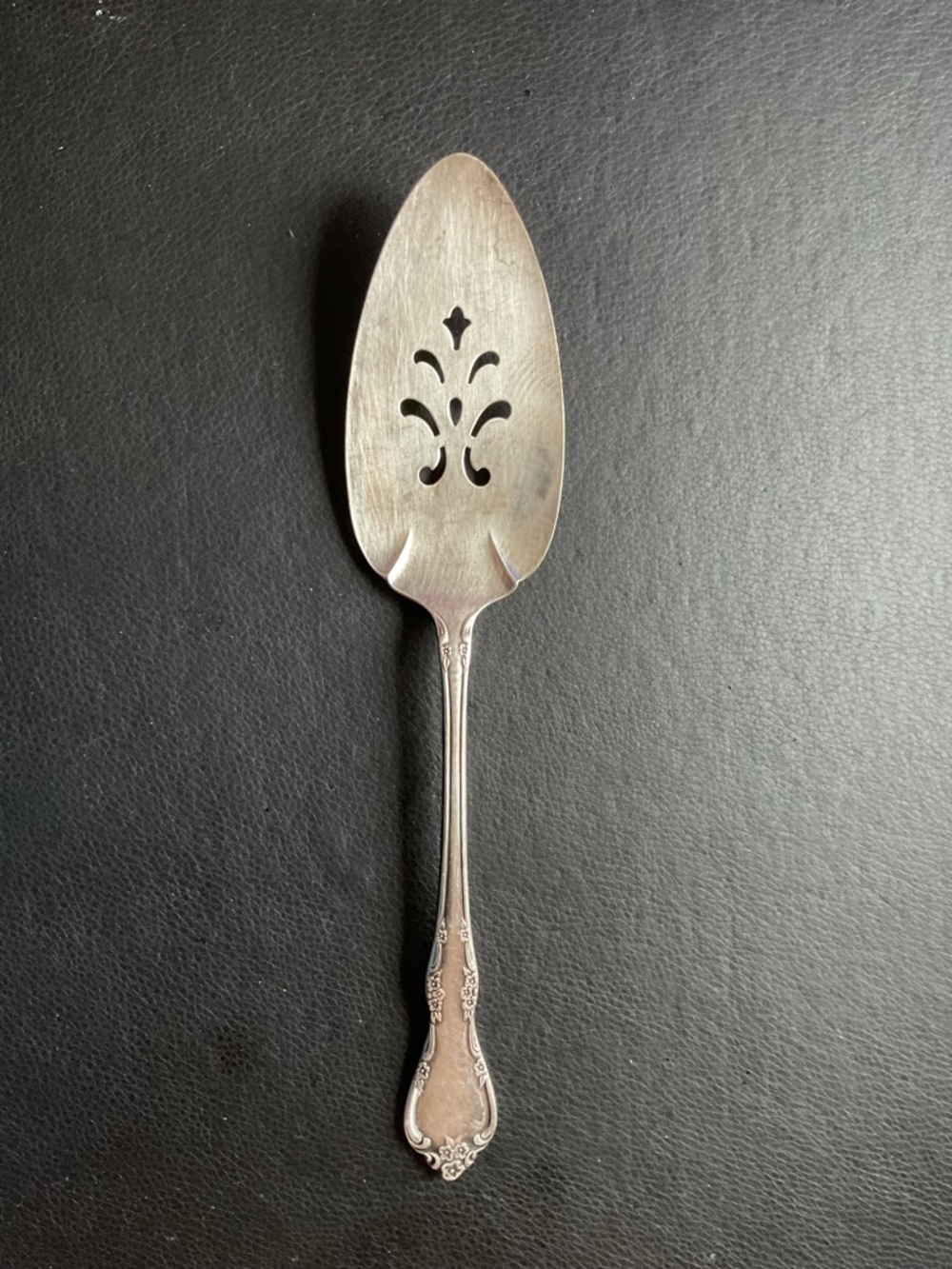 Oneida Community Vintage Silver-Plated Pierced Cake Knife